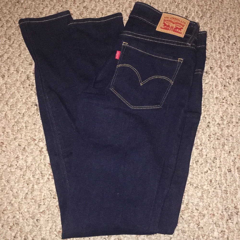 Levi Dark Wash Skinny Jean